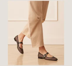 Online CHANGE LOCATION Flats & Loafers