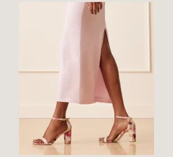 New CHANGE LOCATION The Occasion Edit|The SW Extended Sizes Collection